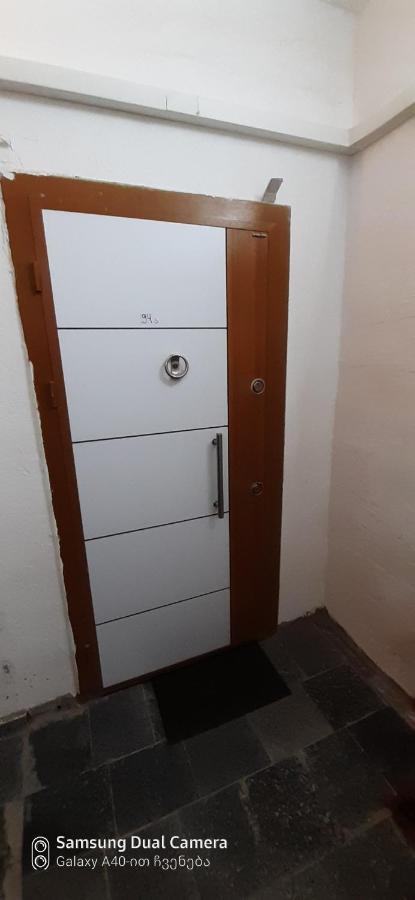 Parkside Apartament Apartment บาทูมิ ภายนอก รูปภาพ