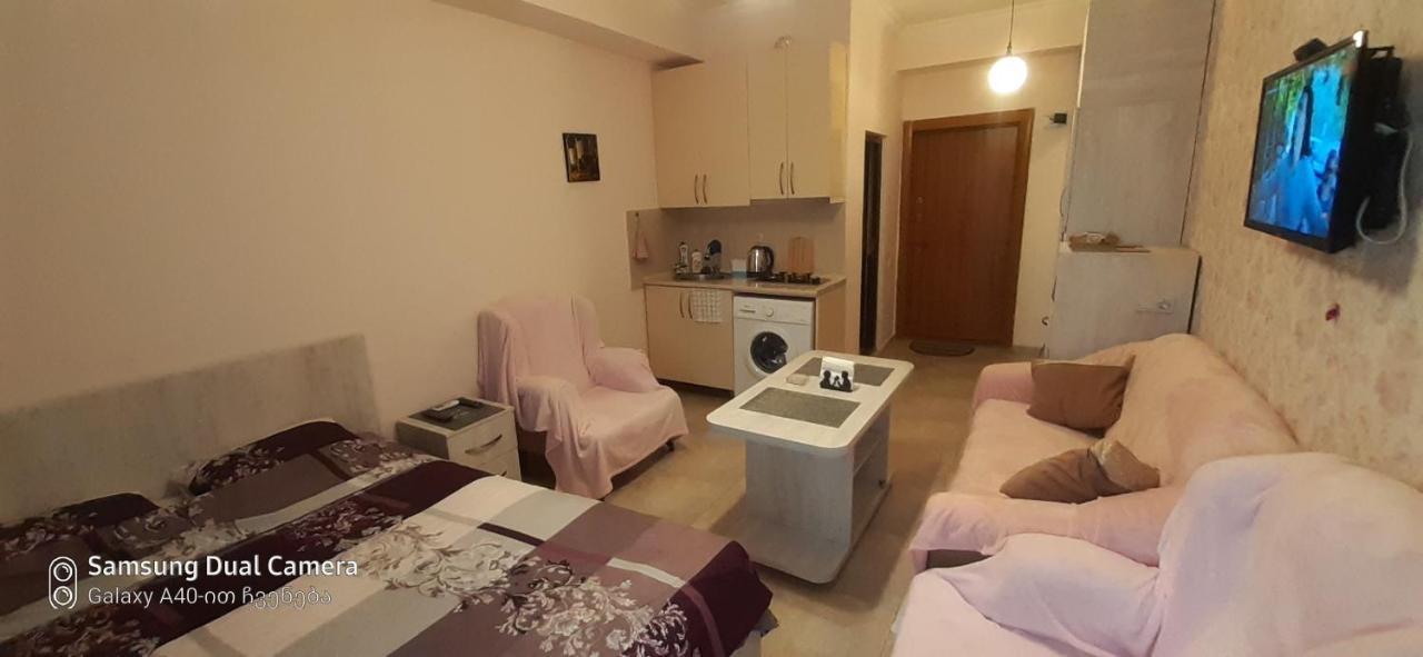 Parkside Apartament Apartment บาทูมิ ภายนอก รูปภาพ