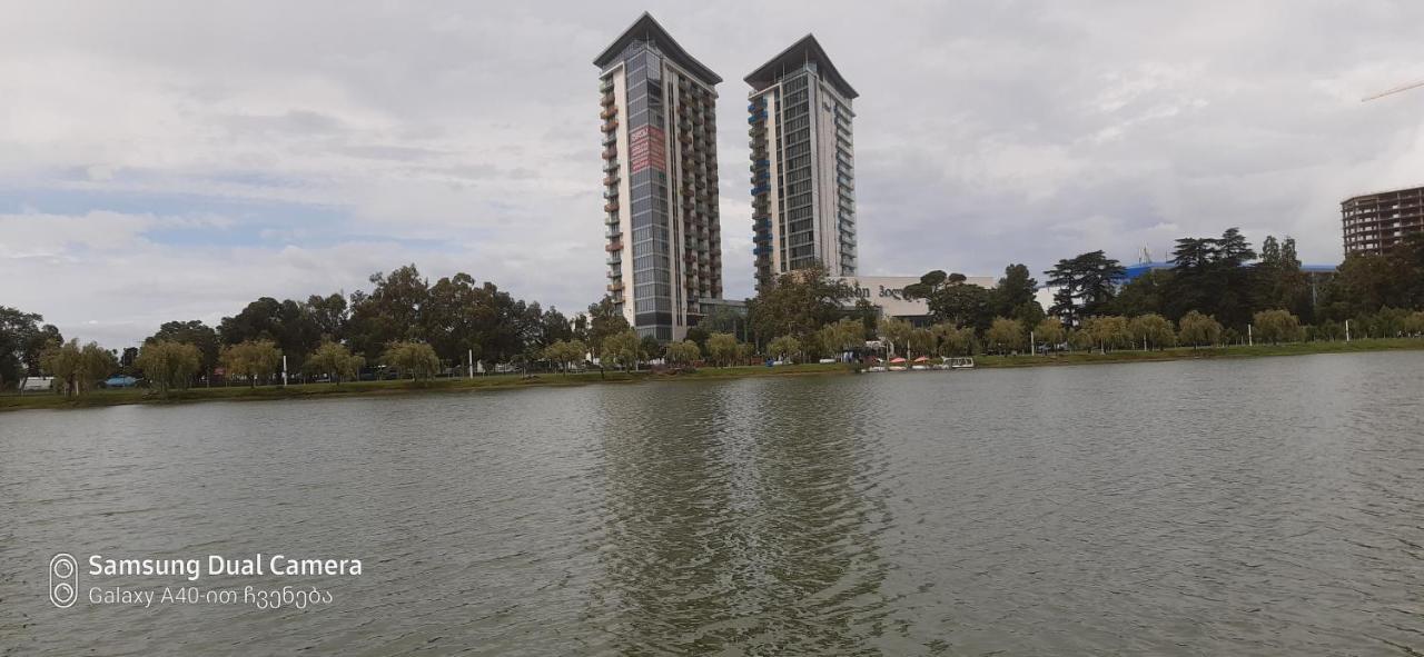 Parkside Apartament Apartment บาทูมิ ภายนอก รูปภาพ